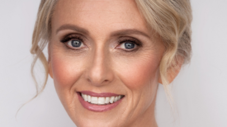 Mature Makeup - Online Tutorial